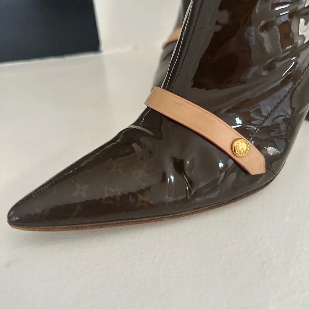 LOUIS VUITTON 🔒 LV Monogram Brown Patent Ankle Boots with Lock Charm Zip Sz 37.5 - Picture 11 of 11